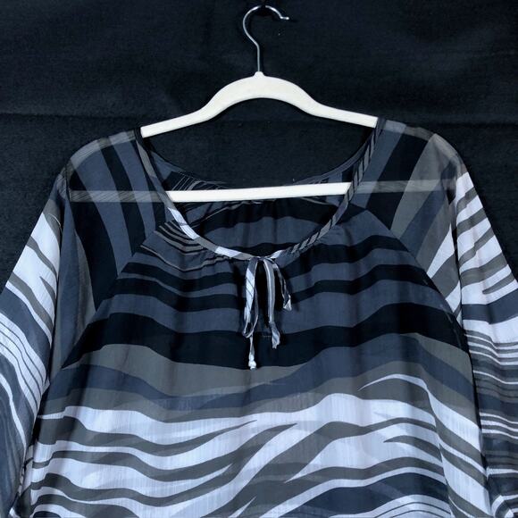 Express Womens Blouse Black White Zebra Print Sheer 3/4 Sleeve Small - Picture 2 of 11